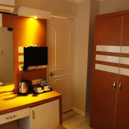 Heaven Hotel *