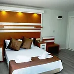 Heaven Hotel *