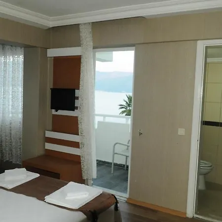 Heaven Hotel *